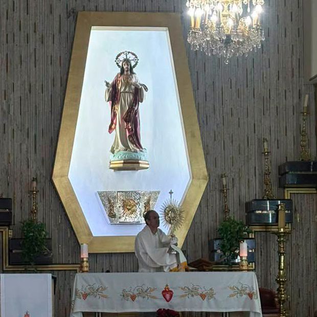 Hombre Roba Alcancía con Diezmo en Iglesia de Gómez Palacio, Durango